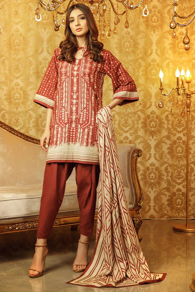 ALKARAM KHADDAR PRINTED FW 04.1 MAROON P1 Alkaram Printed Khaddar 3 Piece Suit FW-04.1-Maroon - Image 1